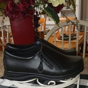 Dr. Scholls Black Faux Leather Slip on Shoes with Zipper on side size  8W